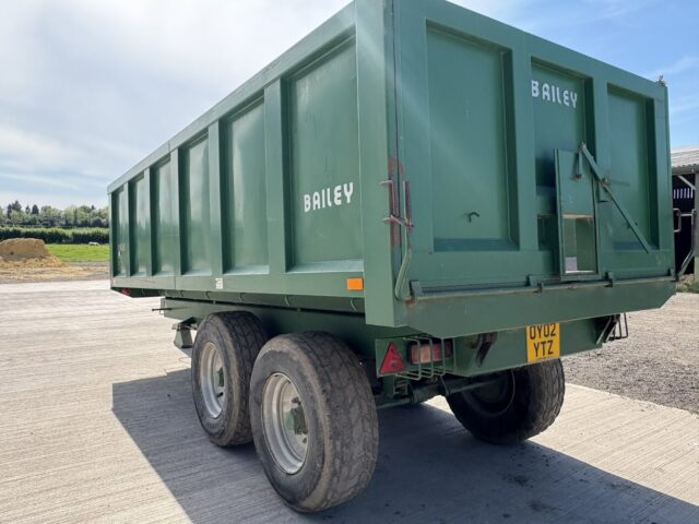 One- 2004 Bailey 12ton Grain Trailer