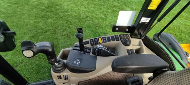 John Deere 4066R