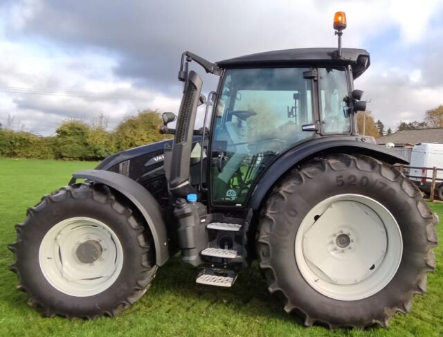 Valtra G135A and loader