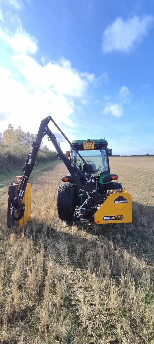 Mcconnel PA 4330 hedge cutter