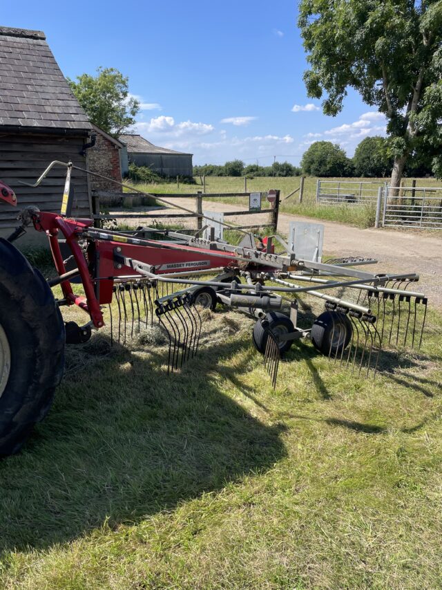 MF RK421 hay rake