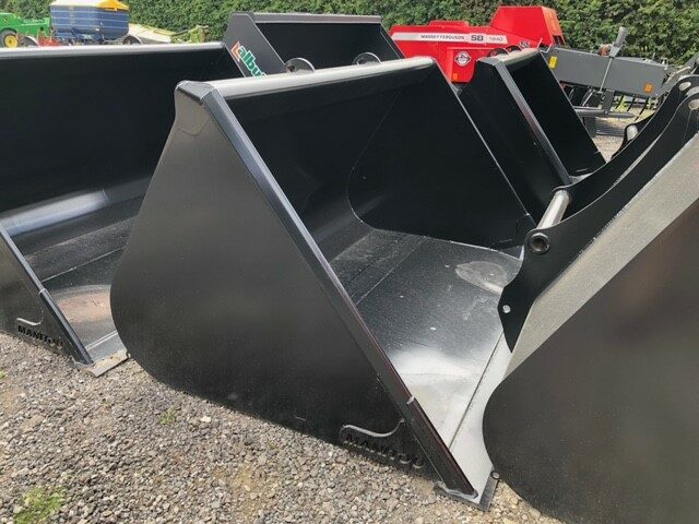 2M40040F NEW MANITOU BLM 2430 BUCKET