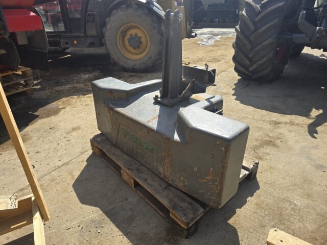 T7018680 FENDT 1800KG FRONT WEIGHT