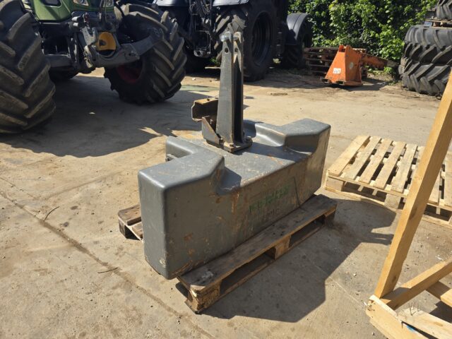 T7018680 FENDT 1800KG FRONT WEIGHT