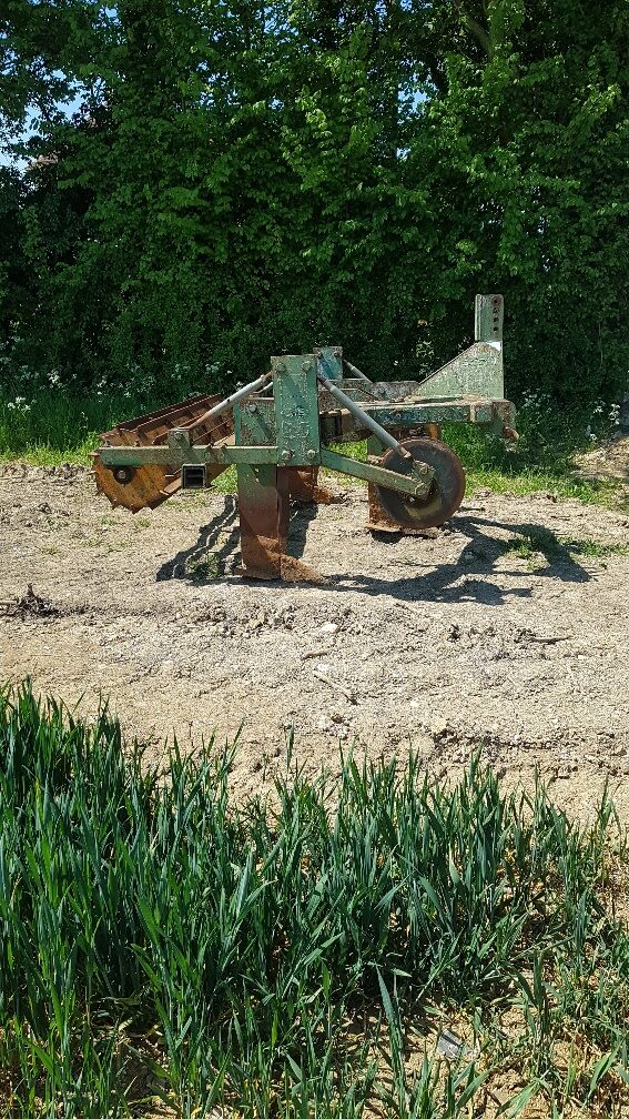 Cousins V Form 3 leg Subsoiler