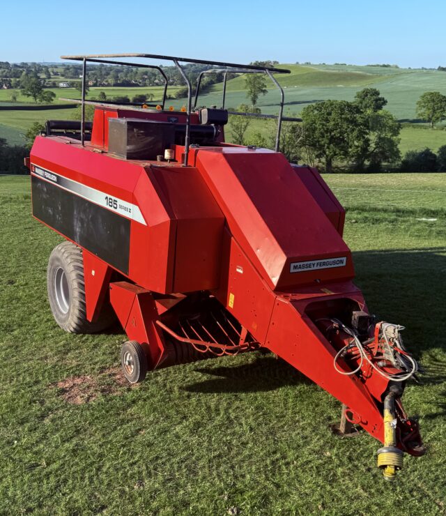MASSEY Ferguson 185 Series 2 Baler