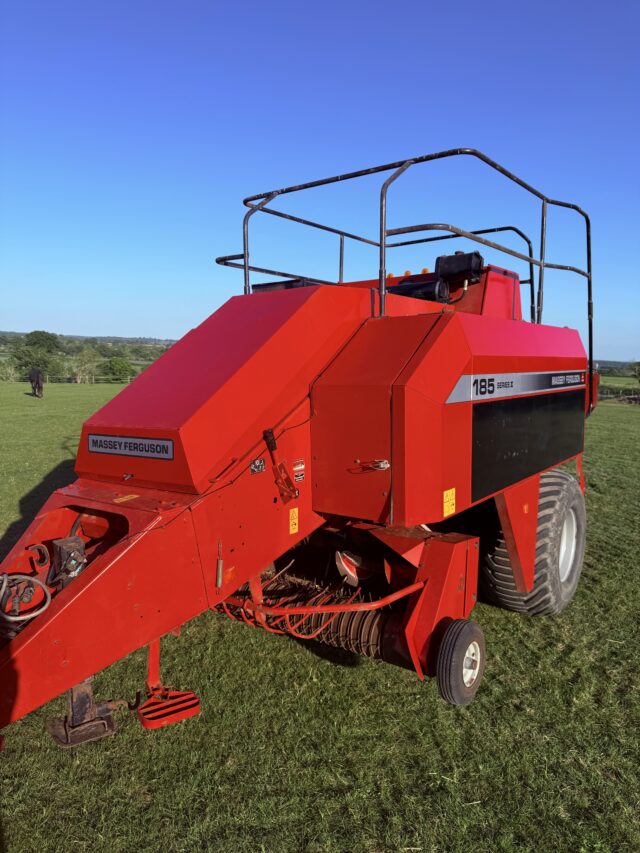 MASSEY Ferguson 185 Series 2 Baler
