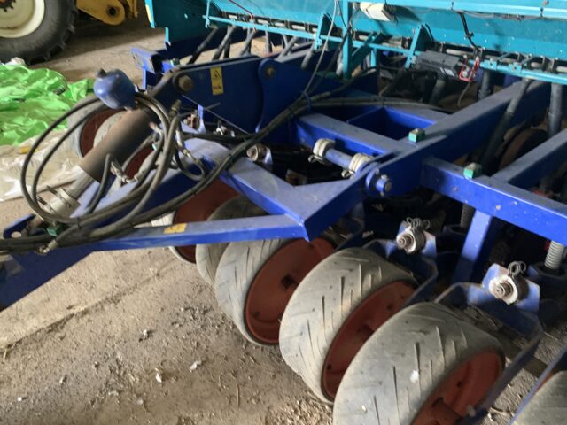 Moore Uni-drill DP400 box drill