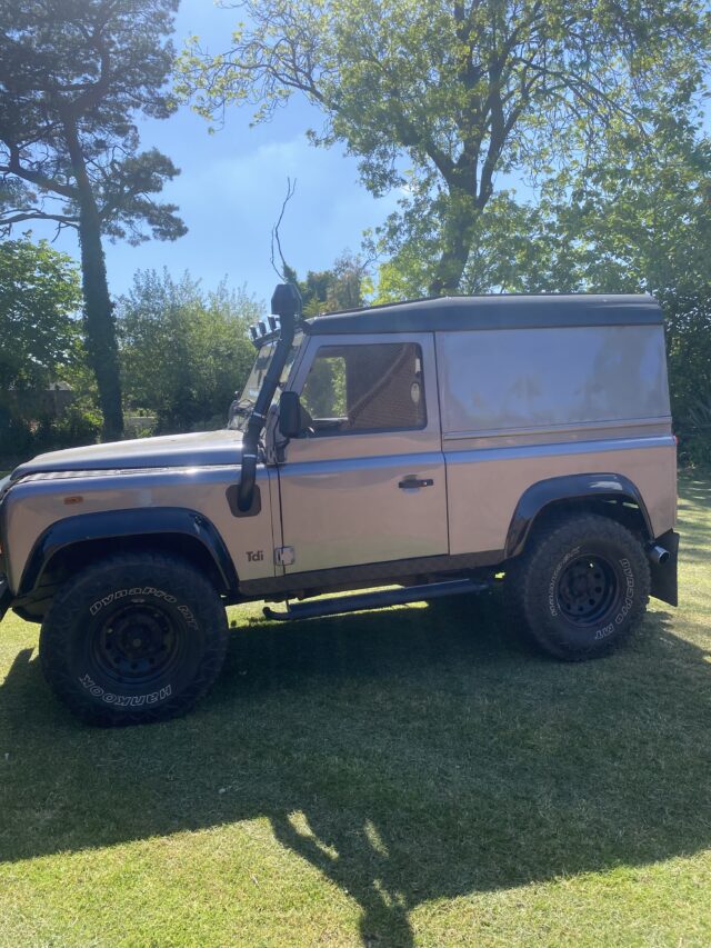 Land Rover Defender 90