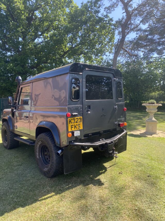 Land Rover Defender 90