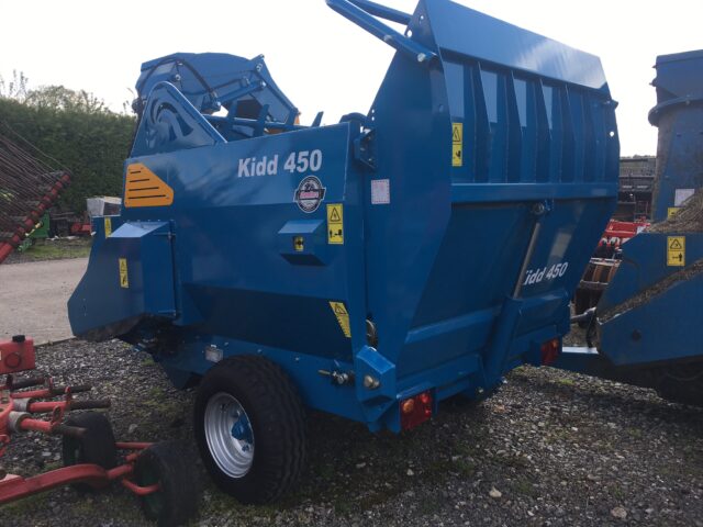2M039941 NEW KIDD 450 BALE SHREDDER