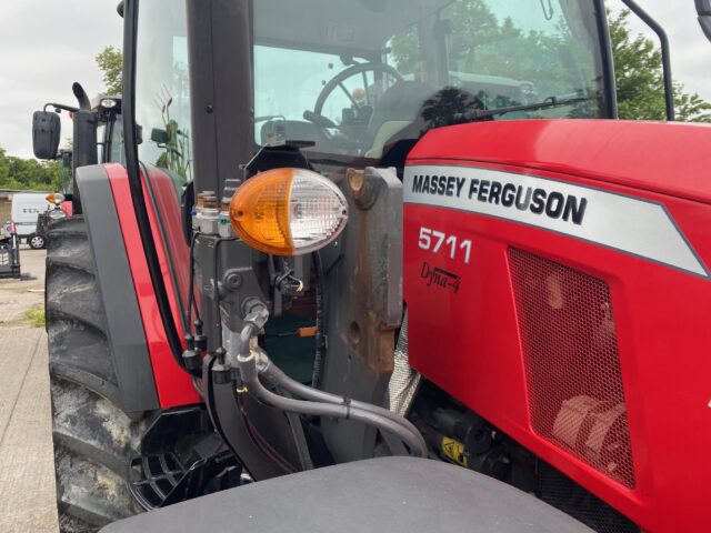 AM000177 2020 MASSEY FERGUSON 5711 4WD TRACTOR