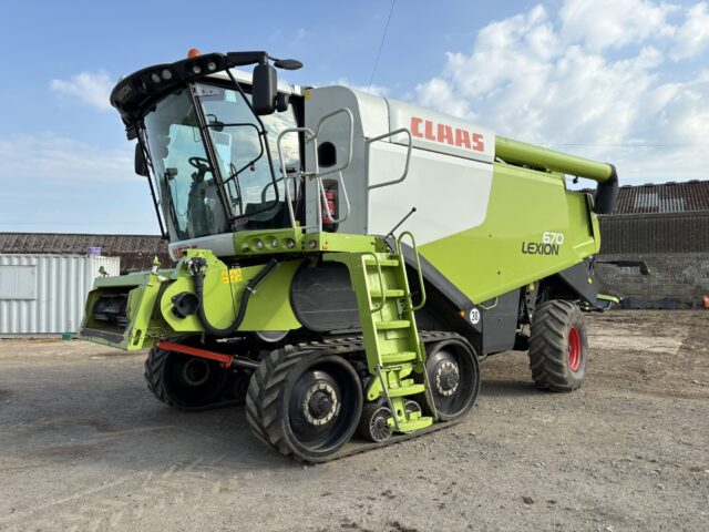 One- 2016 Claas Lexion 670TT Combine
