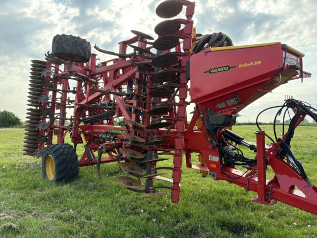One- 2019 Vaderstad TD600 6m Topdown