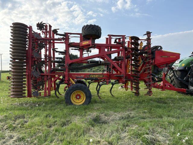 One- 2019 Vaderstad TD600 6m Topdown
