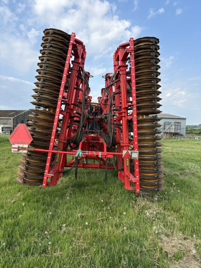 One- 2019 Vaderstad TD600 6m Topdown