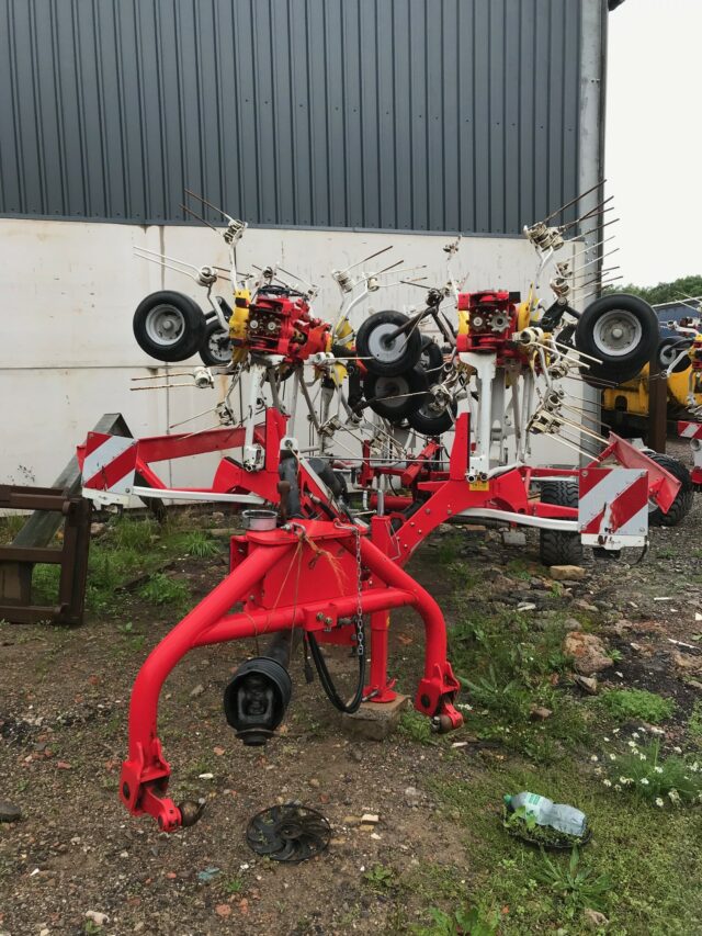 EM000214 POTTINGER HIT 12.14T HAY TEDDER