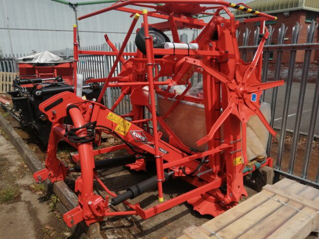 GM036817 NEW 2025 KUHN GF7803 TEDDER