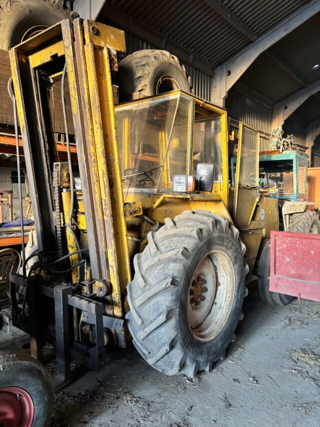 Sanderson rough terrain forklift