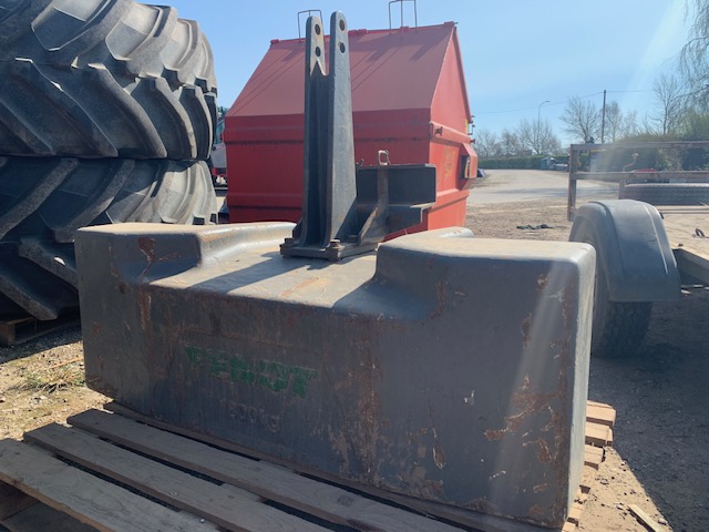 T718680A FENDT 1800KG FRONT WEIGHT