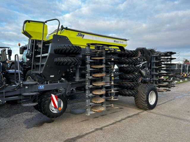 2M040891 NEW Sky 4.00m Maxidrill