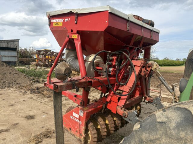Kuhn power harrow