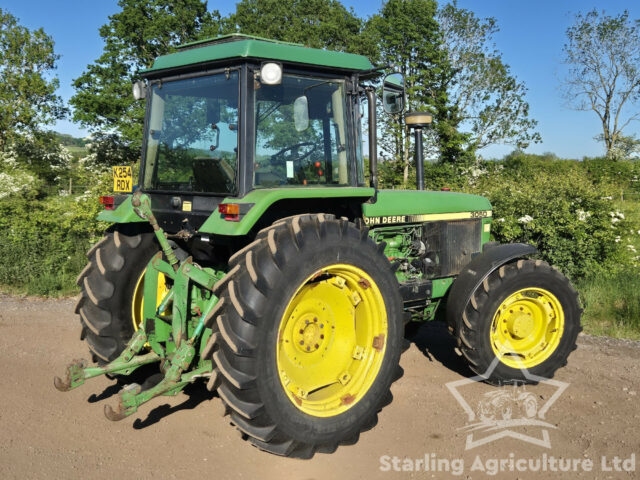 John Deere 3050