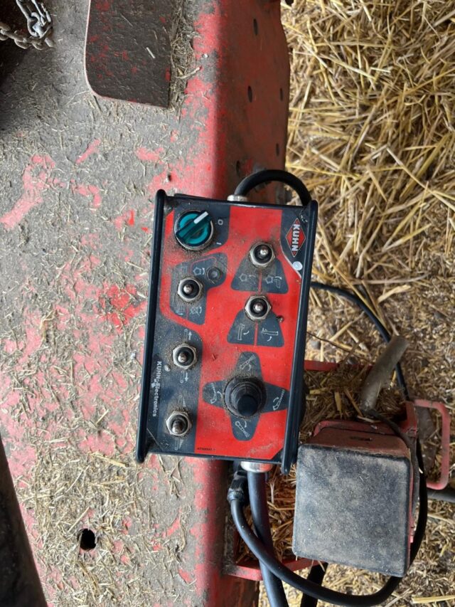 KUHN PRIMOR 3570M STRAW CHOPPER