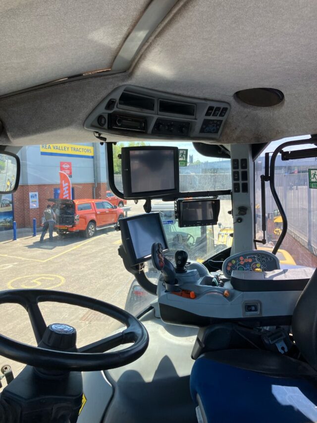 NEW HOLLAND T7.315 AUTO COMMAND