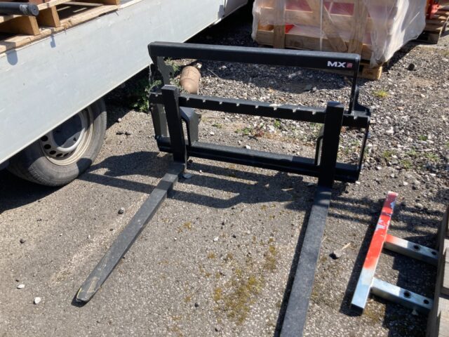 MX TR1650 PALLET TINES
