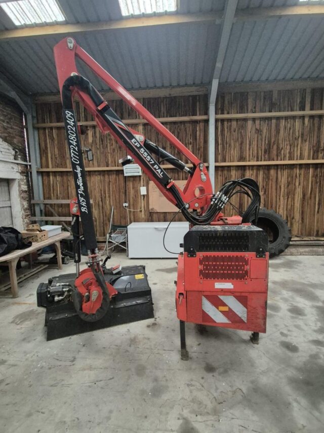 KUHN POLY-LONGER 5557 PAL HEDGECUTTER