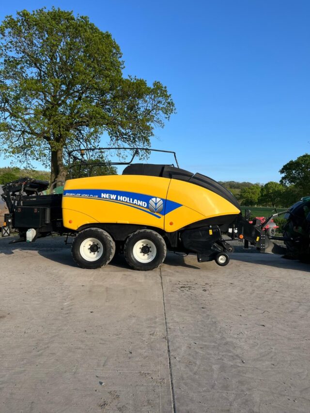 NEW HOLLAND BIG BALER 1290 PLUS
