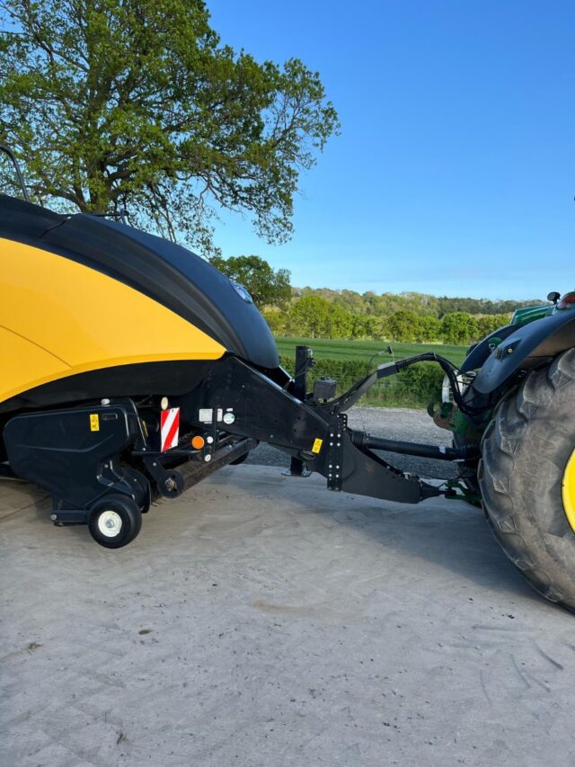 NEW HOLLAND BIG BALER 1290 PLUS