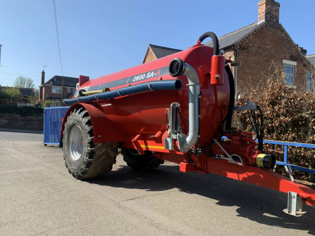 SHOP SOILED Hi-Spec 2600 SA-R Tanker For Sale