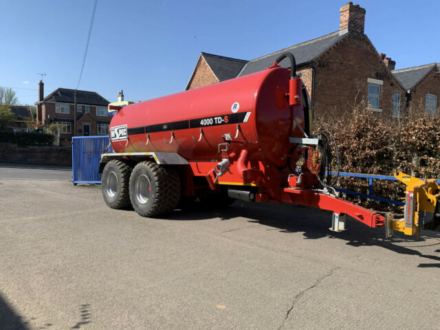 SHOP SOILED Hi-Spec 4000 TD-S Tanker For Sale
