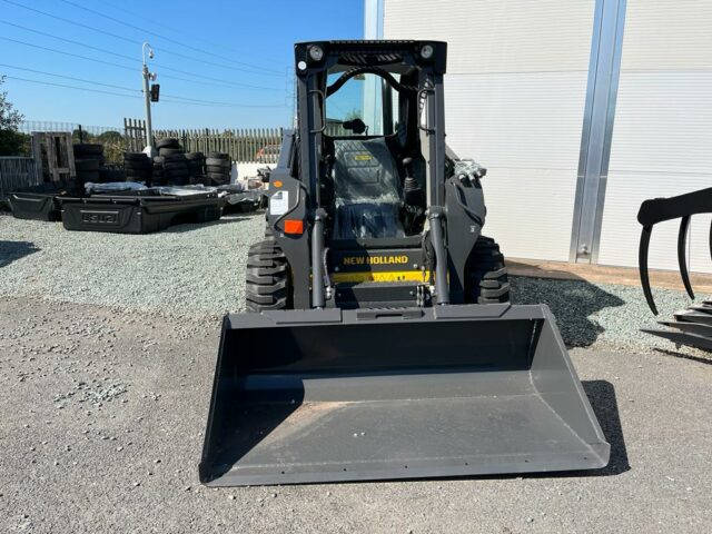 (EX DEMO) New Holland L318 Skid Steer