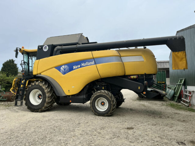 USED New Holland CX8040 SL Combine Harvester For Sale