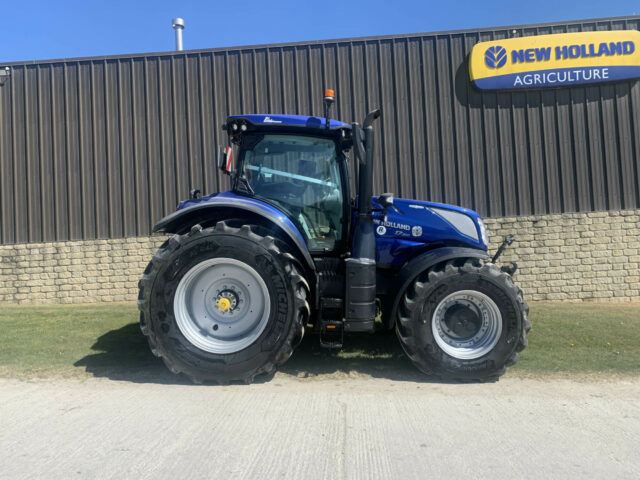 USED New Holland T7.300 HD Tractor For Sale