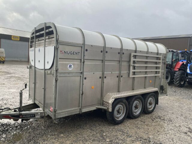 USED Nugent L4318T Livestock Trailer For Sale