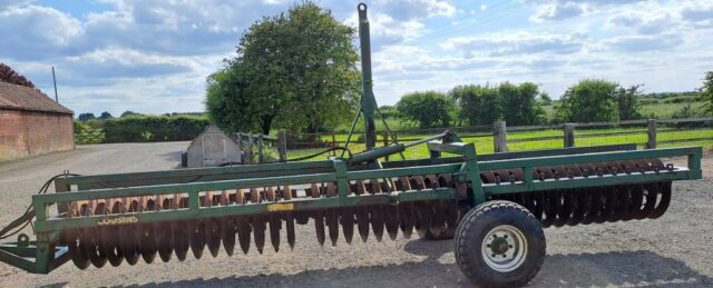Cousins 30″ Landpacker / Furrow press