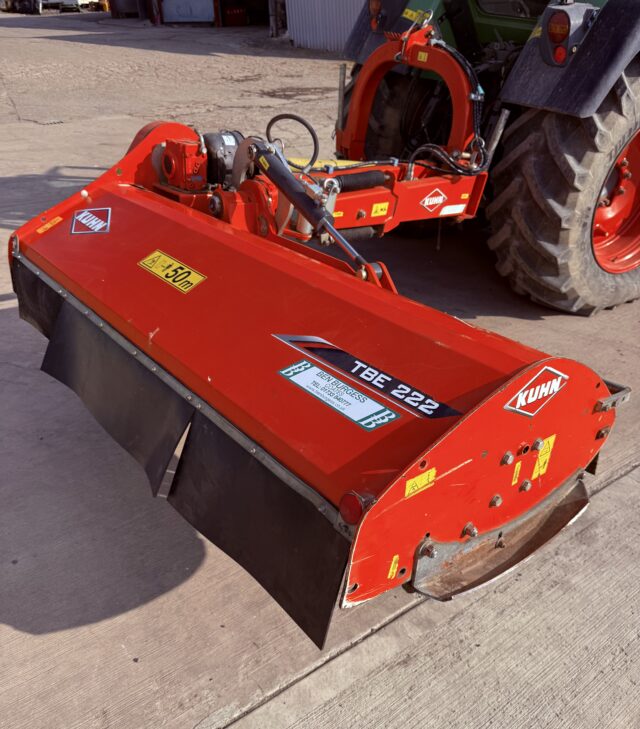 Kuhn TBE 222 offset Verge flail mower