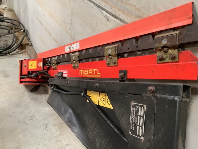 Mortal side knife