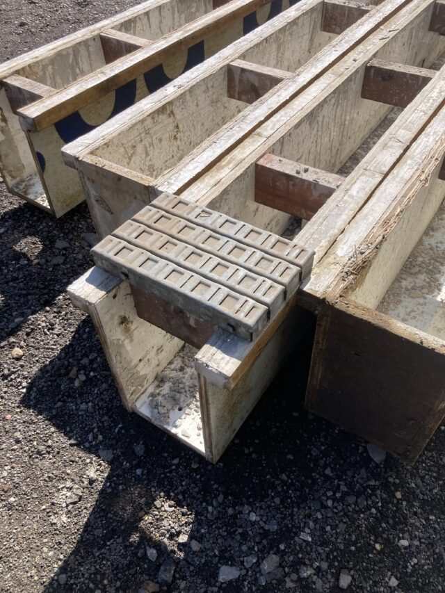 Concrete drying floor shuttering