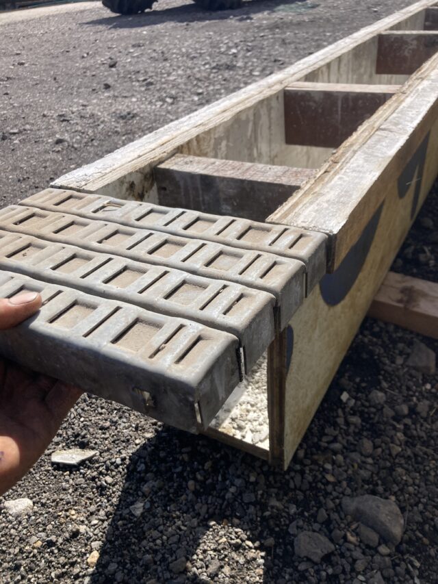 Concrete drying floor shuttering