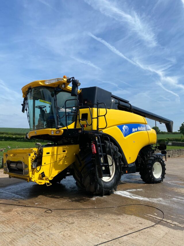 One- 2009 New Holland CR9080 Combine