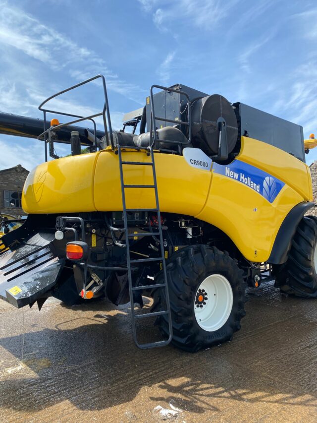 One- 2009 New Holland CR9080 Combine