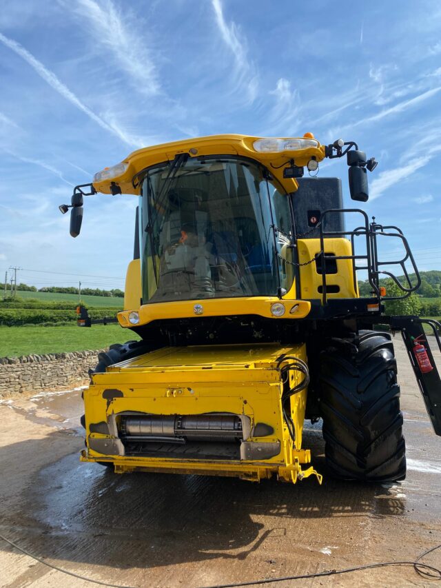 One- 2009 New Holland CR9080 Combine