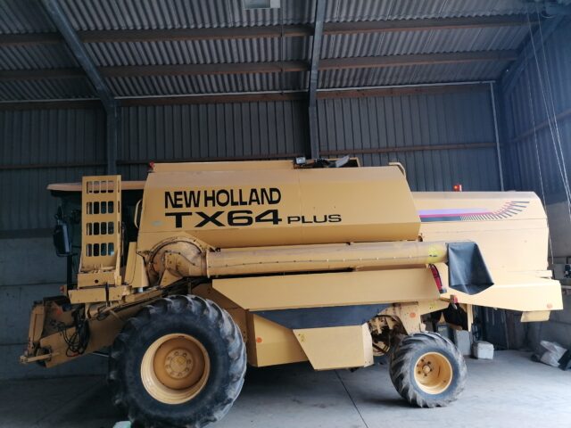 New Holland TX64 plus 17ft header
