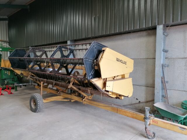 New Holland TX64 plus 17ft header