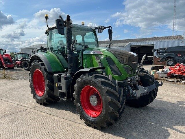 3M000405 FENDT 718 POWERPLUS TRACTOR